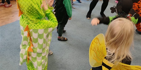 Powiększ grafikę: bal-karnawalowy-673566.jpg