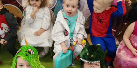 Powiększ grafikę: bal-karnawalowy-673571.jpg