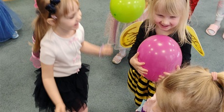 Powiększ grafikę: bal-karnawalowy-673574.jpg