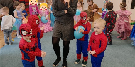 Powiększ grafikę: bal-karnawalowy-673579.jpg