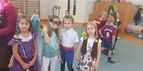 Powiększ grafikę: bal-karnawalowy-673582.jpg