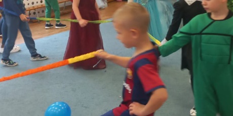 Powiększ grafikę: bal-karnawalowy-673583.jpg