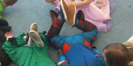 Powiększ grafikę: bal-karnawalowy-673588.jpg