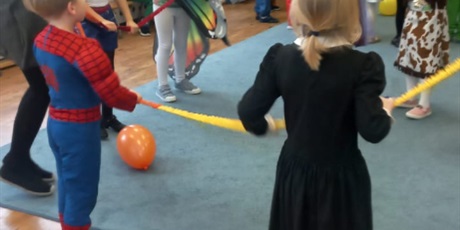 Powiększ grafikę: bal-karnawalowy-673590.jpg