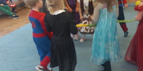 Powiększ grafikę: bal-karnawalowy-673591.jpg