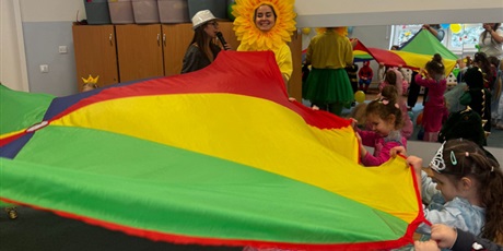 Powiększ grafikę: bal-karnawalowy-675368.jpg