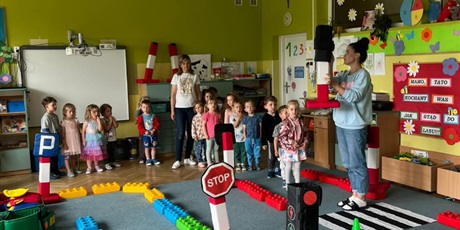 Powiększ grafikę: bezpieczenstwo-na-wakacjach-702528.jpg