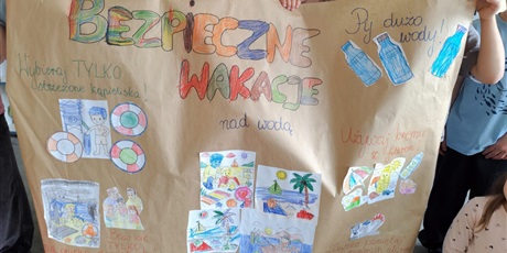 Powiększ grafikę: bezpieczenstwo-na-wakacjach-703529.jpg