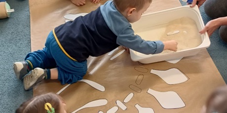 Powiększ grafikę: dzien-dinozaura-677694.jpg