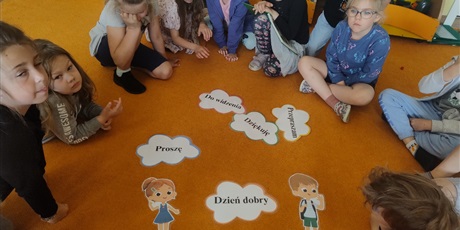 Powiększ grafikę: dzien-dobrych-manier-621658.jpg