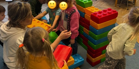 Powiększ grafikę: dzien-lego-671303.jpg