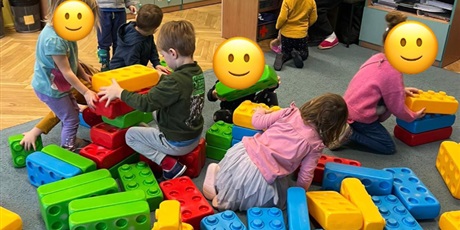 Powiększ grafikę: dzien-lego-671305.jpg