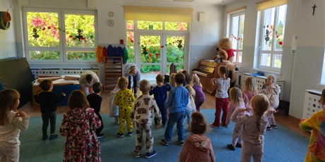 Powiększ grafikę: dzien-pizamy-wspieramy-chore-dzieci-713670.jpg