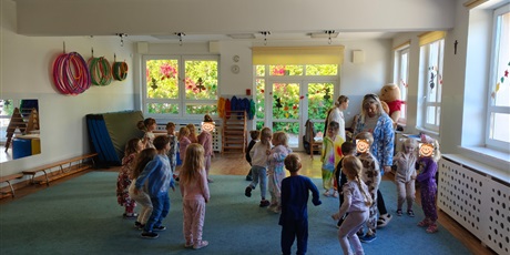 Powiększ grafikę: dzien-pizamy-wspieramy-chore-dzieci-713675.jpg