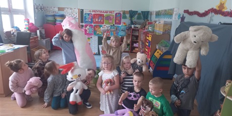 Powiększ grafikę: dzien-pluszowego-misia-658342.jpg