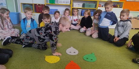 Powiększ grafikę: dzien-postaci-z-bajek-653649.jpg