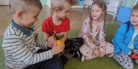 Powiększ grafikę: dzien-postaci-z-bajek-653650.jpg