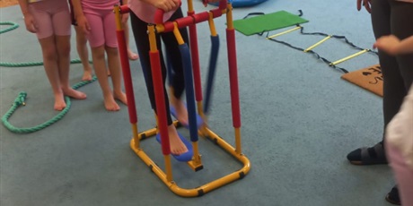 Powiększ grafikę: gimnastyka-z-pedagogiem-649769.jpg