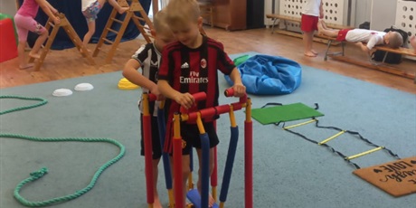 Powiększ grafikę: gimnastyka-z-pedagogiem-649771.jpg