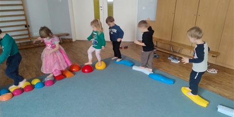 Powiększ grafikę: gimnastyka-z-pedagogiem-655077.jpg