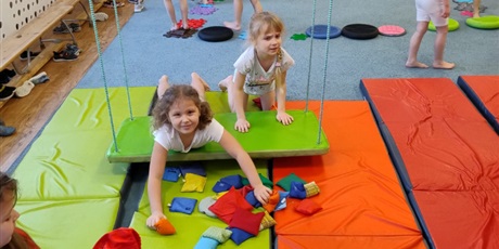 Powiększ grafikę: gimnastyka-z-pedagogiem-668955.jpg