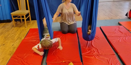 Powiększ grafikę: gimnastyka-z-pedagogiem-668956.jpg