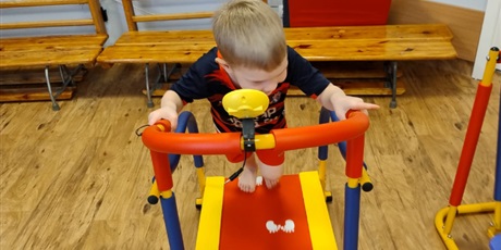 Powiększ grafikę: gimnastyka-z-pedagogiem-668958.jpg