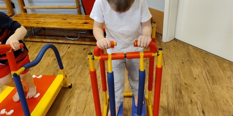 Powiększ grafikę: gimnastyka-z-pedagogiem-668961.jpg