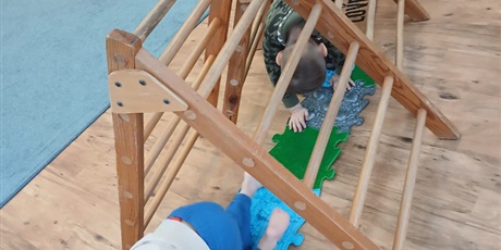 Powiększ grafikę: gimnastyka-z-pedagogiem-673616.jpg