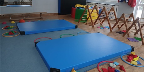 Powiększ grafikę: gimnastyka-z-pedagogiem-673618.jpg