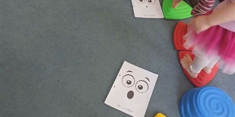 Powiększ grafikę: gimnastyka-z-pedagogiem-673621.jpg