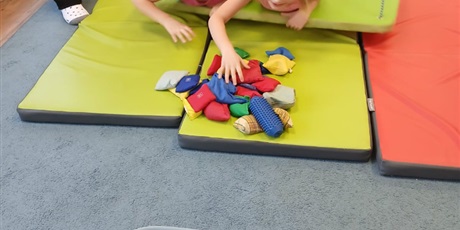 Powiększ grafikę: gimnastyka-z-pedagogiem-673626.jpg