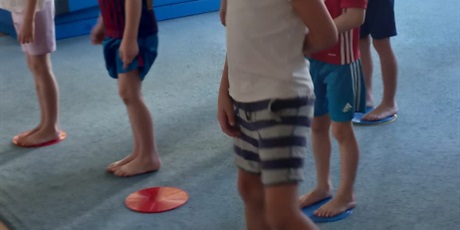 Powiększ grafikę: gimnastyka-z-pedagogiem-679953.jpg