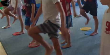 Powiększ grafikę: gimnastyka-z-pedagogiem-679959.jpg