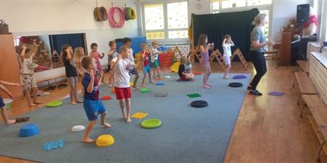 Powiększ grafikę: gimnastyka-z-pedagogiem-686001.jpg