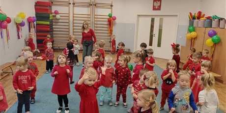 Powiększ grafikę: jesienny-bal-651576.jpg