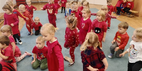 Powiększ grafikę: jesienny-bal-651584.jpg