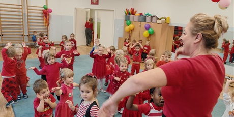 Powiększ grafikę: jesienny-bal-651585.jpg