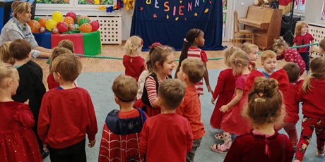 Powiększ grafikę: jesienny-bal-651590.jpg