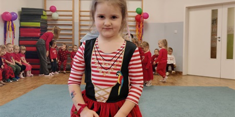 Powiększ grafikę: jesienny-bal-651604.jpg