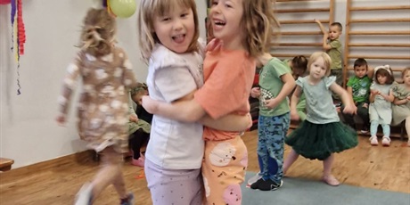 Powiększ grafikę: jesienny-bal-651627.jpg