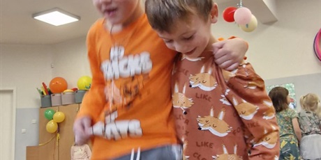 Powiększ grafikę: jesienny-bal-651629.jpg