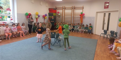 Powiększ grafikę: jesienny-bal-651637.jpg