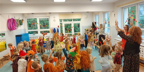 Powiększ grafikę: jesienny-bal-718166.jpg