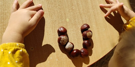 Powiększ grafikę: kodowanie-na-dywanie-i-kasztanowe-zabawy-644323.jpg