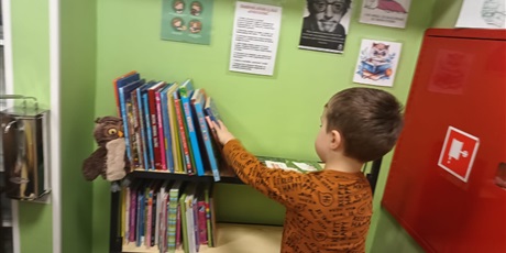 Powiększ grafikę: ksiazkodzielnia-akcja-w-ramach-programu-zielonej-edukacji-gdansk-671227.jpg