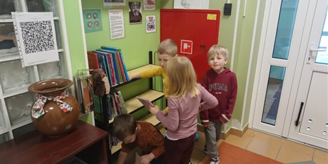 Powiększ grafikę: ksiazkodzielnia-akcja-w-ramach-programu-zielonej-edukacji-gdansk-671231.jpg