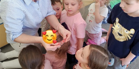 Powiększ grafikę: mali-naukowcy-zajecia-z-mikroskopem-685134.jpg