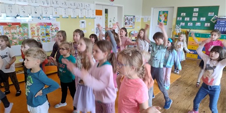 Powiększ grafikę: move-week-miedzynarodowego-swieta-radosci-ruchu-i-dobrej-energii-619244.jpg