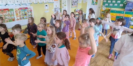 Powiększ grafikę: move-week-miedzynarodowego-swieta-radosci-ruchu-i-dobrej-energii-619245.jpg